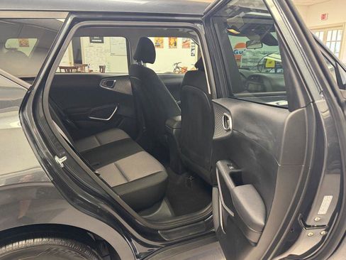 Used 2025 Kia Soul LX w/ LX Technology Package image 20