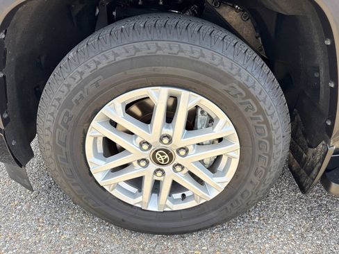 Used 2025 Toyota Sequoia SR5 AWD/4WD image 10