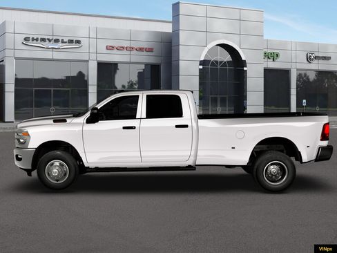 New 2026 RAM 3500 Tradesman AWD/4WD image 3