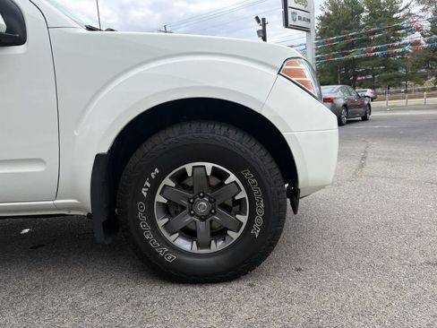 Used 2020 Nissan Frontier PRO-4X w/ Pro-4x Utility Package image 5