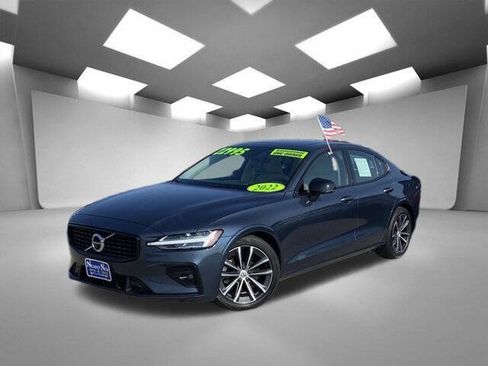 Used 2022 Volvo S60 B5 Inscription image 2