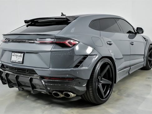 Used 2024 Lamborghini Urus Performante AWD/4WD image 12