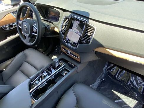 Certified 2025 Volvo XC90 T8 Plus w/ Protection Package Premier image 12
