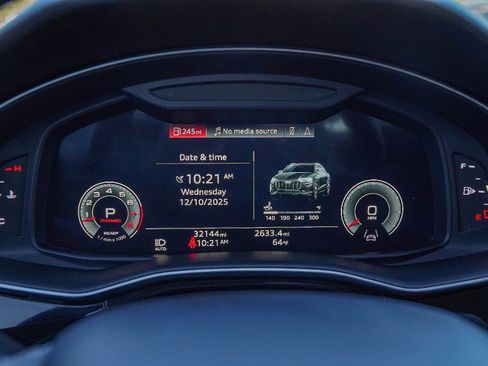 Used 2023 Audi Q8 Prestige w/ Prestige Package image 13