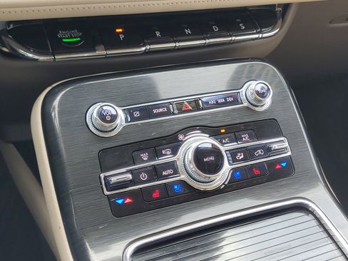 Certified 2021 Lincoln Nautilus Reserve AWD/4WD image 18