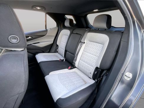Used 2022 Chevrolet Equinox LS w/ LS Convenience Package FWD image 17