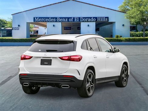 New 2025 Mercedes-Benz GLA 250 4MATIC image 4