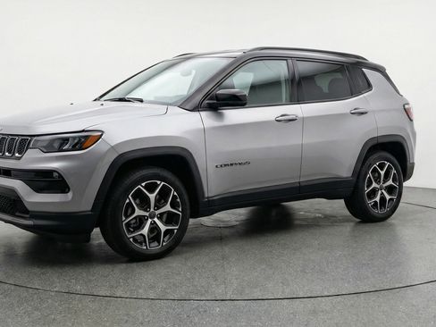 Used 2025 Jeep Compass Limited AWD/4WD image 3