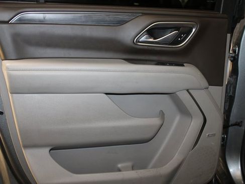 Used 2021 GMC Yukon XL SLT w/ SLT Premium Package image 38