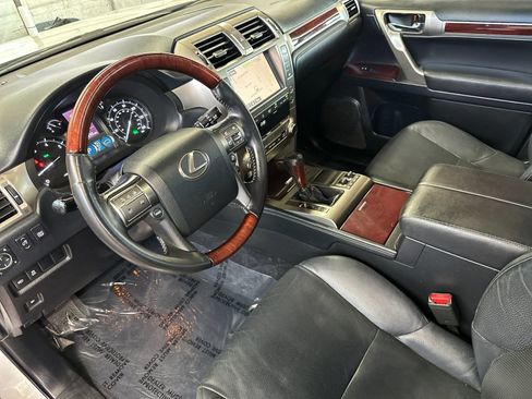 Used 2016 Lexus GX 460 w/ Premium Package AWD/4WD image 10