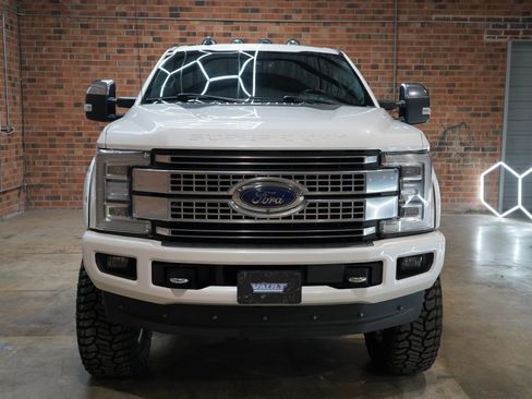 Used 2019 Ford F350 Platinum w/ Platinum Ultimate Package AWD/4WD image 5
