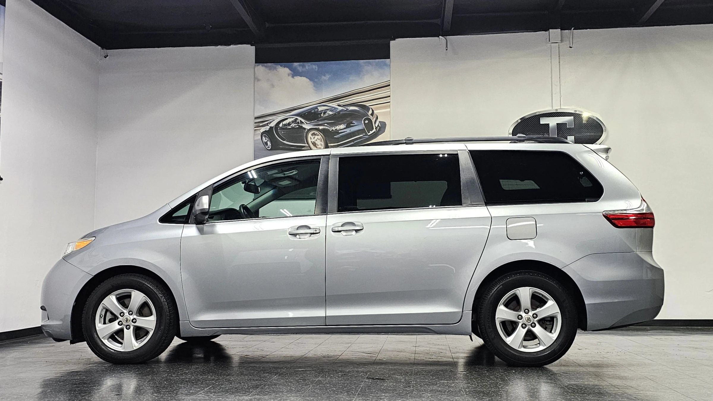 Used 2016 Toyota Sienna LE FWD image 17
