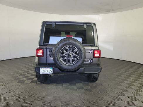 Used 2026 Jeep Wrangler Unlimited Sport AWD/4WD image 5
