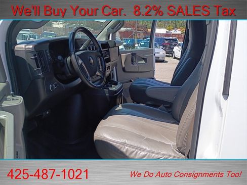 Used 2017 Chevrolet Express 2500 RWD image 10