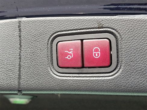 Used 2019 Mercedes-Benz E 450 4MATIC Coupe image 35