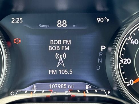 Used 2020 Jeep Cherokee Trailhawk AWD/4WD image 17