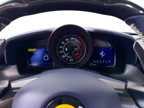 Certified 2022 Ferrari F8 Tributo RWD image 11