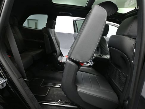 Used 2026 Mercedes-Benz GLS 450 4MATIC image 41