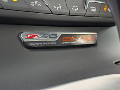 Used 2016 Chevrolet Corvette Z06 w/ 2LZ Preferred Equipment Group image 6