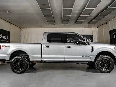 Used 2022 Ford F250 Platinum w/ FX4 Off-Road Package AWD/4WD image 5