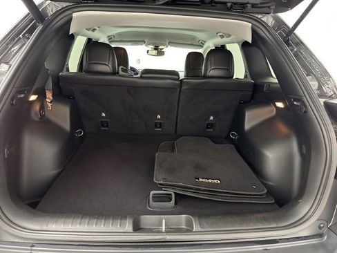 Used 2019 Jeep Cherokee Limited w/ Technology Group image 26