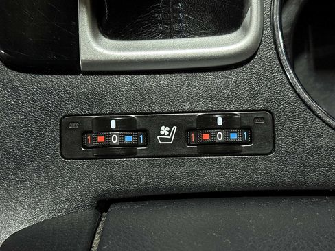 Used 2019 Toyota Highlander Limited AWD/4WD image 35