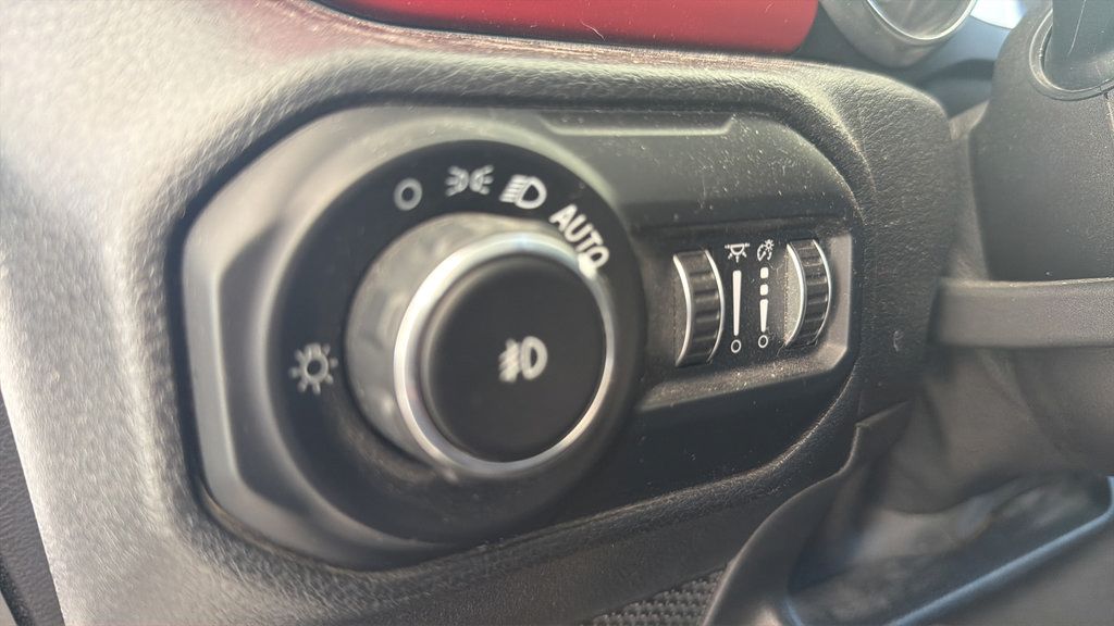 Used 2021 Jeep Wrangler Unlimited Rubicon AWD/4WD image 21