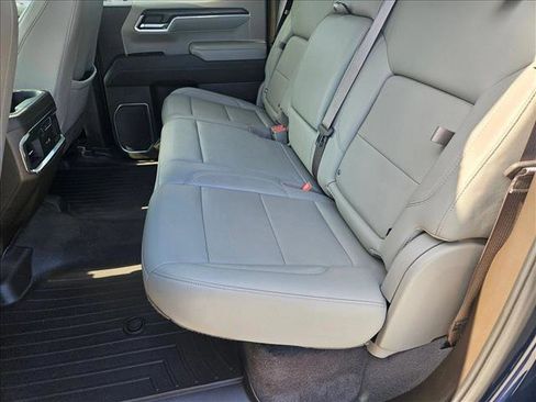 Used 2023 GMC Sierra 1500 SLT image 18