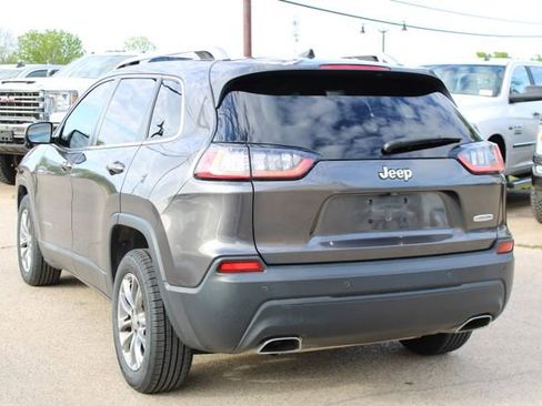 Used 2019 Jeep Cherokee Latitude Plus w/ Comfort/Convenience Group FWD image 5