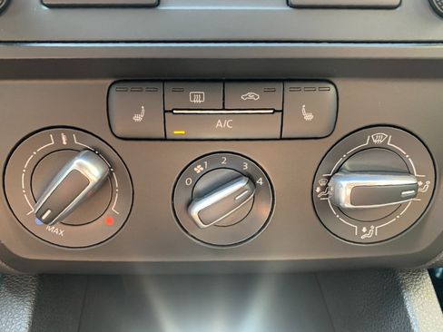 Used 2015 Volkswagen Jetta SE FWD image 18