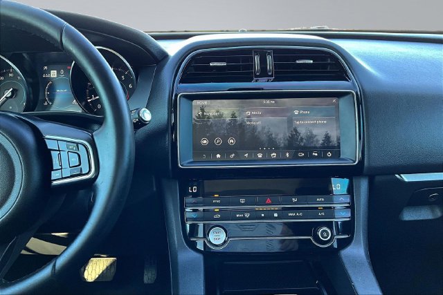 Used 2020 Jaguar F-PACE Premium AWD/4WD image 9