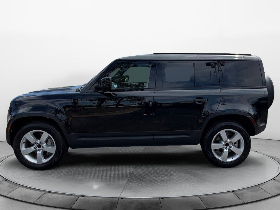 Used 2026 Land Rover Defender 110 S AWD/4WD image 4