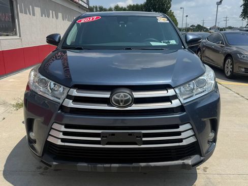 Used 2017 Toyota Highlander Plus AWD/4WD image 6