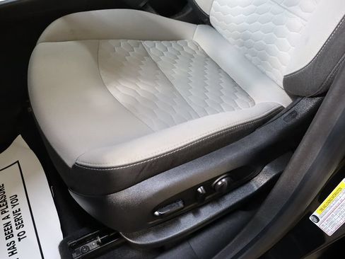 Used 2020 Chevrolet Equinox LT FWD image 34