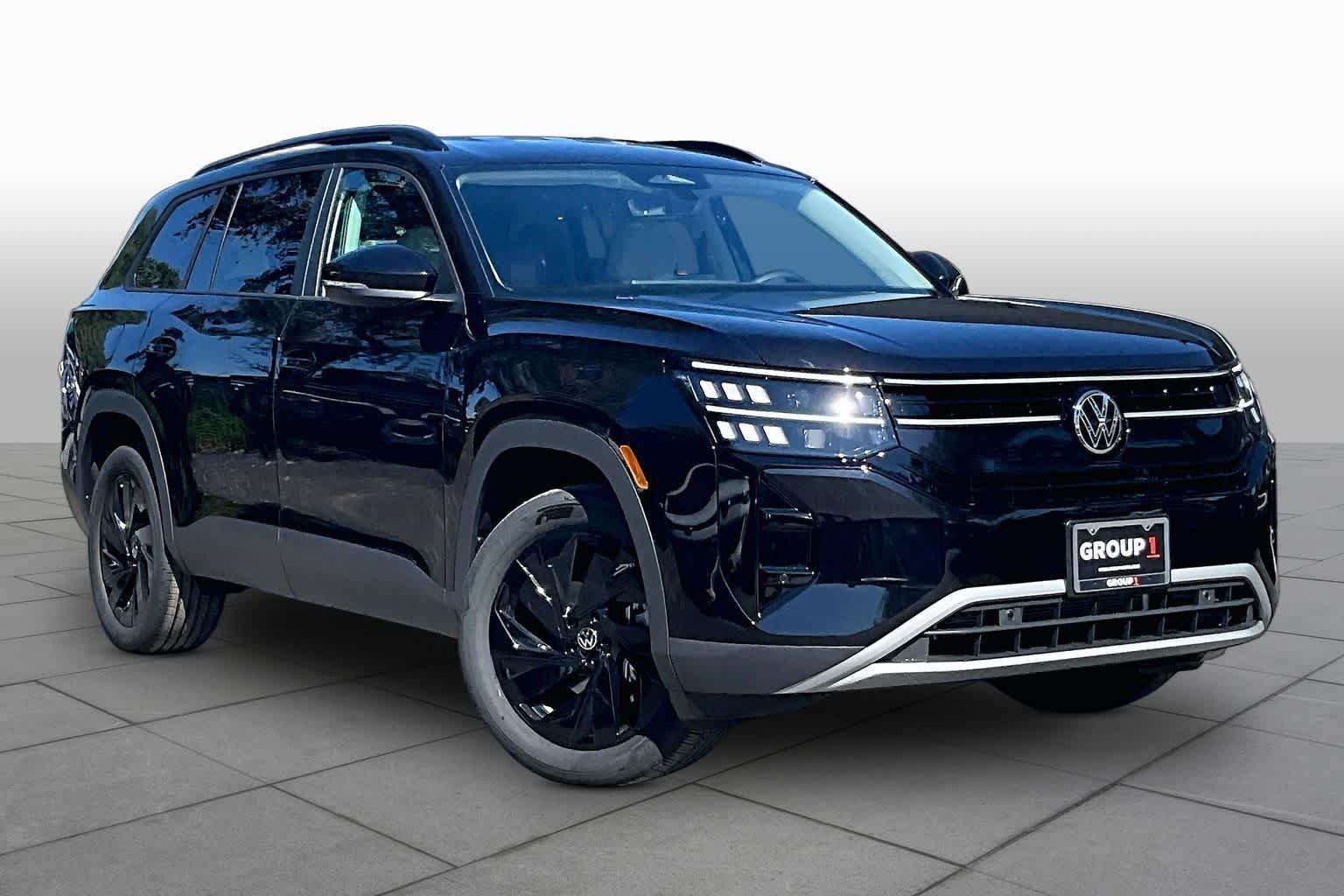 New 2027 Volkswagen Atlas SE FWD image 2