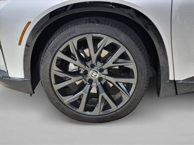 Used 2026 Toyota Crown Signia w/ Advanced Technology Package AWD/4WD image 9