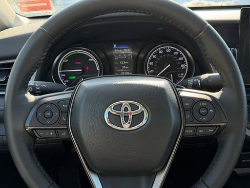 Used 2024 Toyota Camry SE FWD image 29