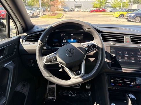 Used 2022 Volkswagen Tiguan SE R-Line AWD/4WD image 21