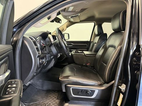 Used 2019 RAM 1500 Laramie AWD/4WD image 10