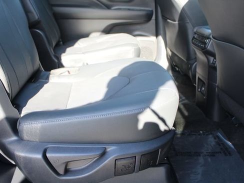 Certified 2025 Toyota Grand Highlander AWD image 34