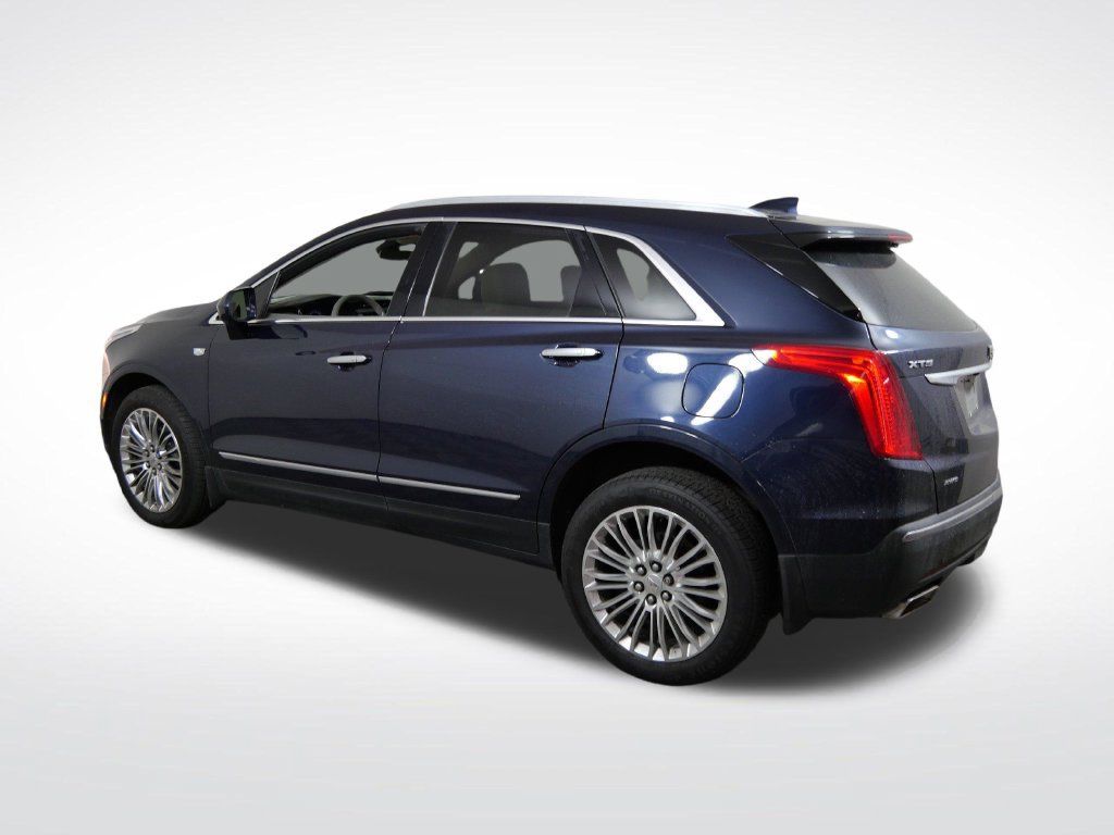 Used 2017 Cadillac XT5 Luxury w/ Driver Awareness Package AWD/4WD image 5