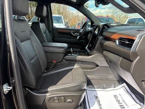 Certified 2025 GMC Yukon Denali image 7