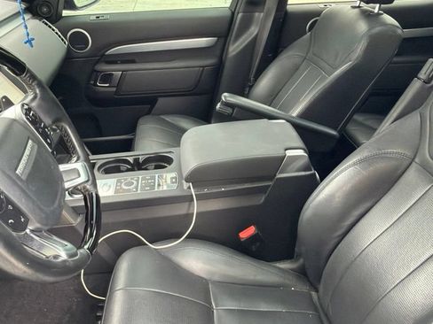 Used 2020 Land Rover Discovery Landmark AWD/4WD image 8