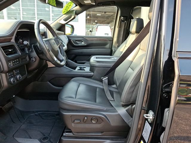 Certified 2023 Chevrolet Suburban Z71 w/ Luxury Package AWD/4WD image 15