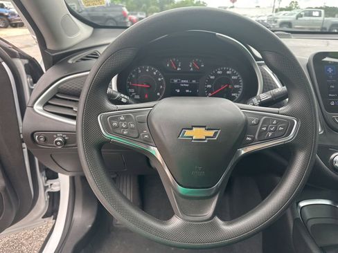 Used 2024 Chevrolet Malibu LT FWD image 10