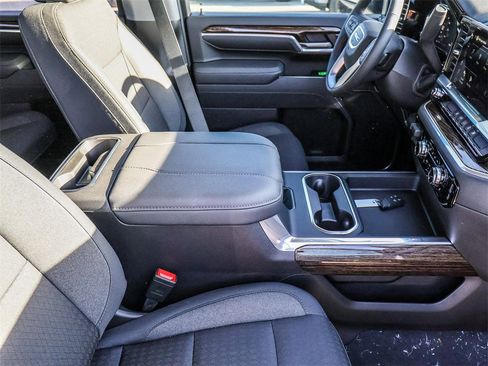 New 2026 GMC Sierra 2500 SLE w/ Preferred Package image 15