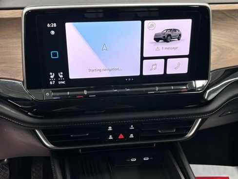 Used 2025 Volkswagen Atlas SE image 24