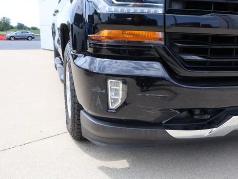 Used 2018 Chevrolet Silverado 1500 LT w/ All Star Edition AWD/4WD image 8