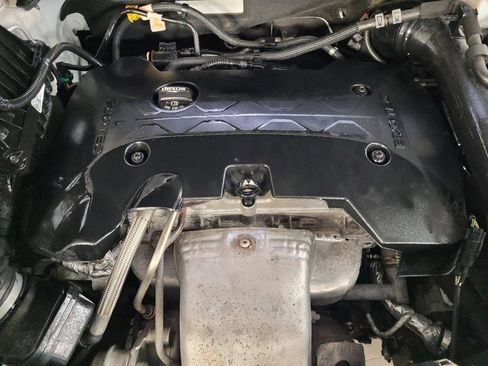 Used 2018 Chevrolet Equinox LT w/ Redline Edition image 30