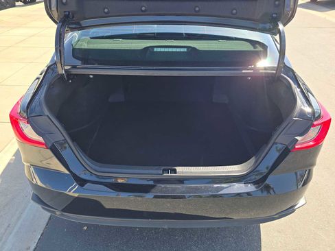 Used 2025 Toyota Camry SE FWD image 15